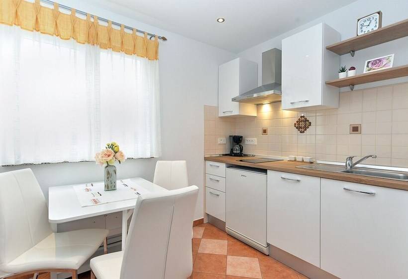 Apartment Snjezana 1064