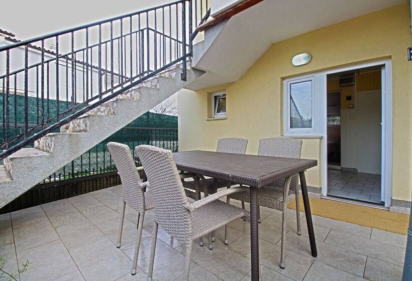 Apartments Fazana 1112