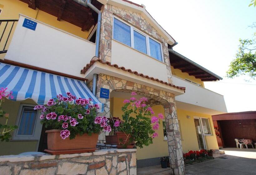 Apartments Fazana 1112