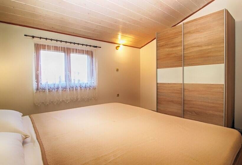 Apartment 1294