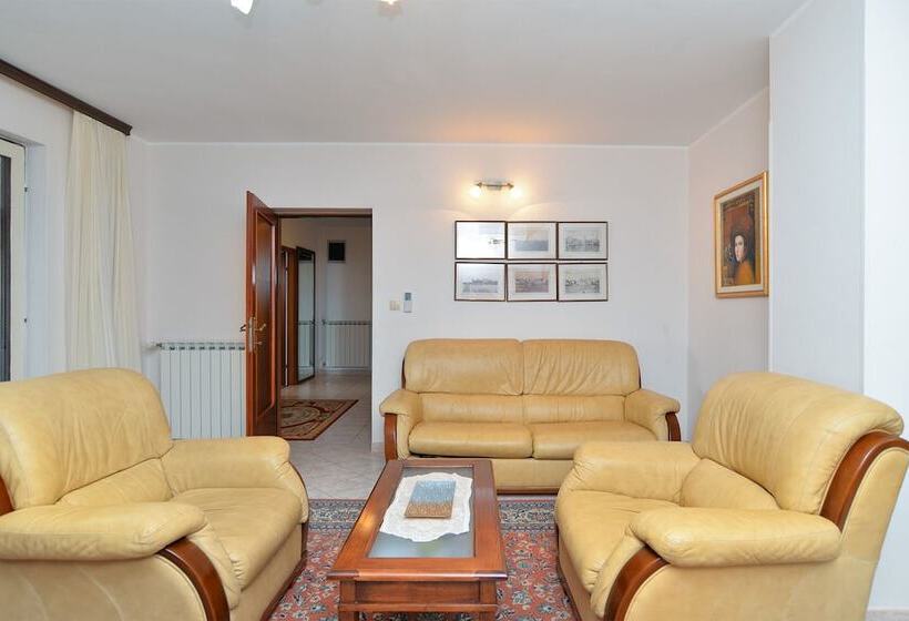 Apartments Valbandon 38