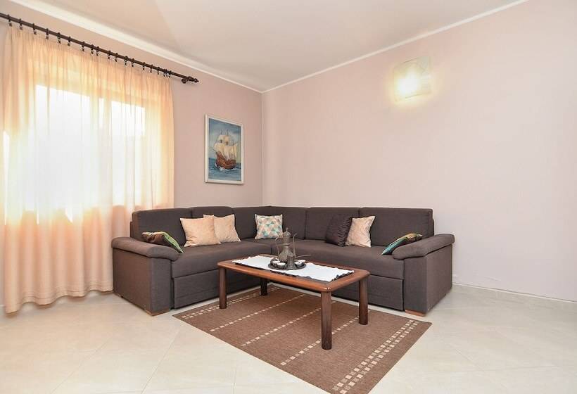 Apartments Valbandon 38