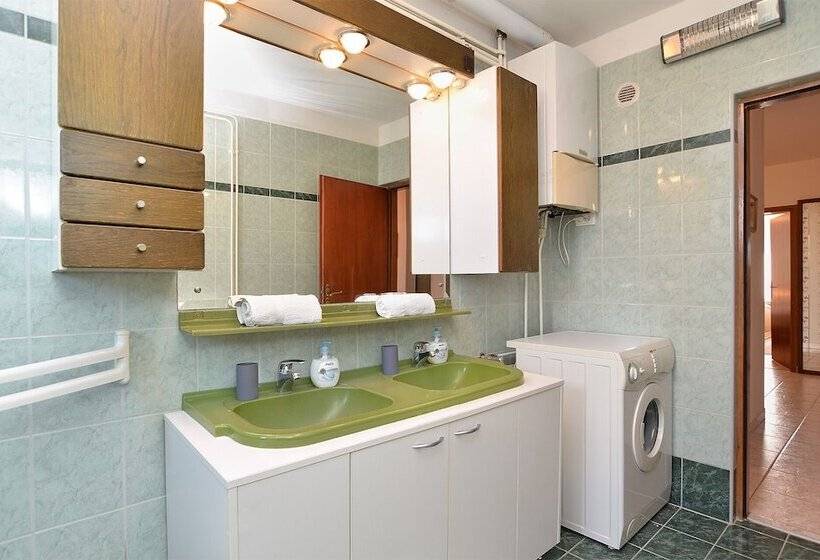 Apartments Valbandon 38