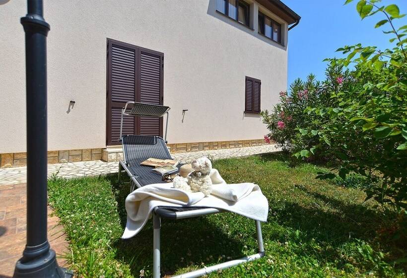 Apartments Valbandon 38