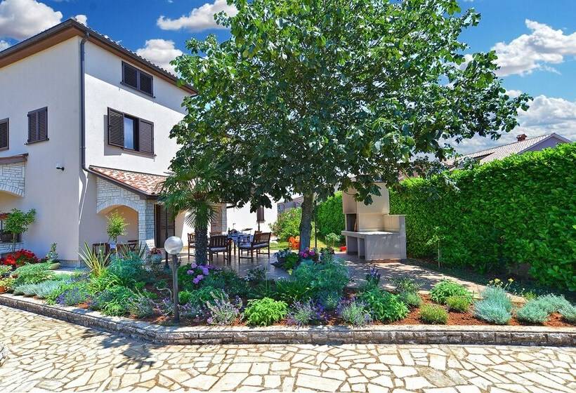 Apartments Valbandon 38