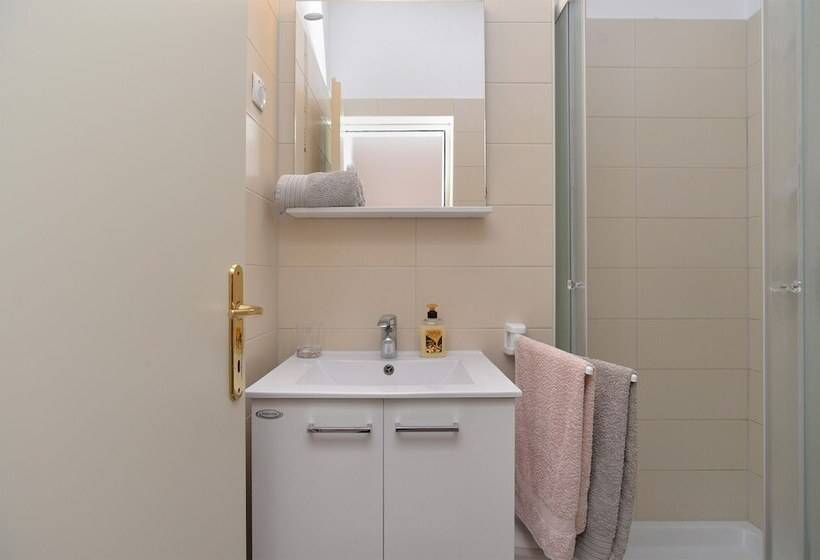 Apartments Valbandon 38