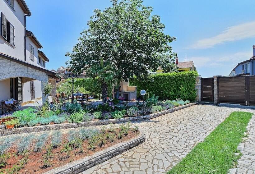 Apartments Valbandon 38