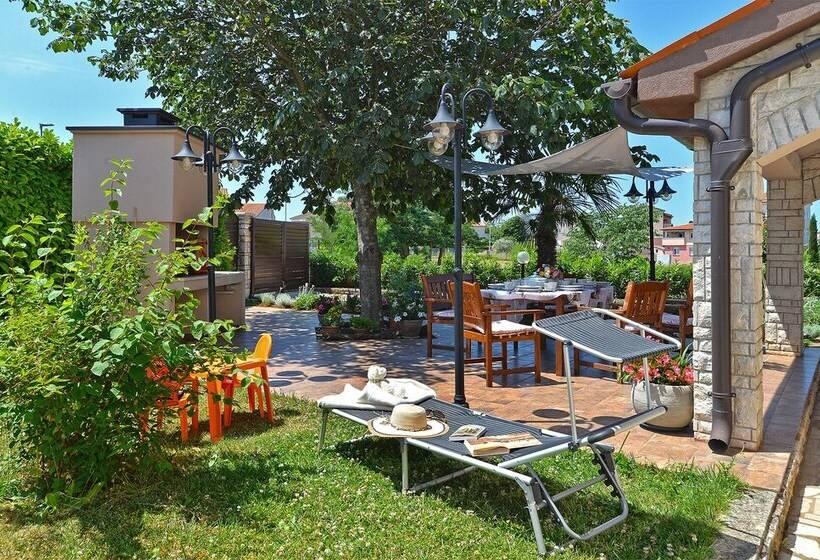 Apartments Valbandon 38