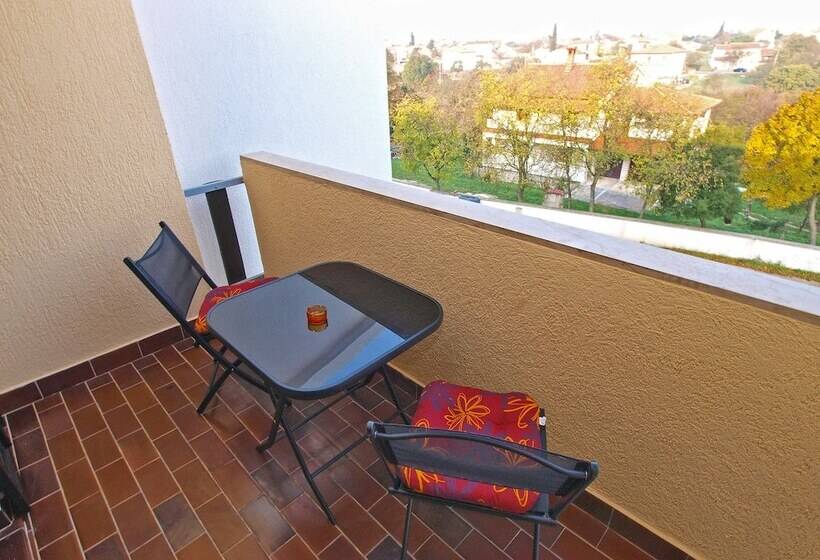 Apartment 946