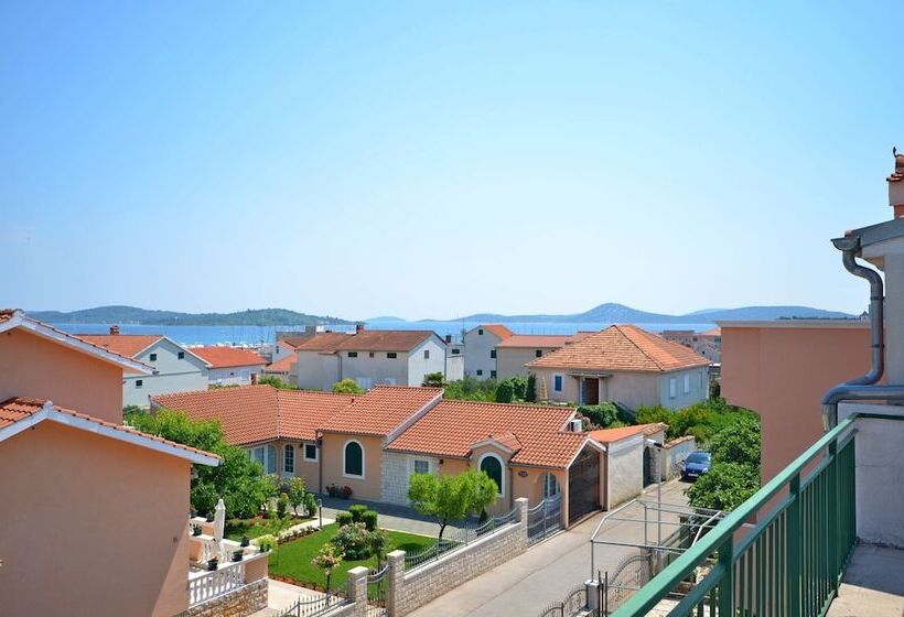 Apartments And Room Zinka