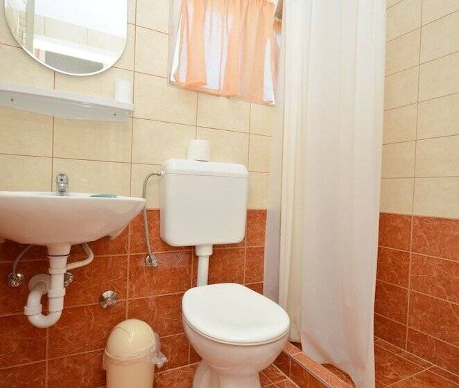 Apartments And Room Zinka