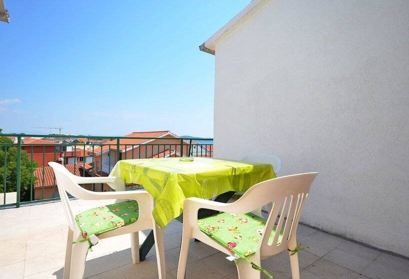 Apartments And Room Zinka