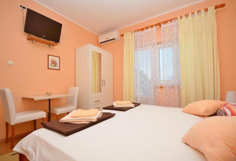 Apartments And Room Zinka