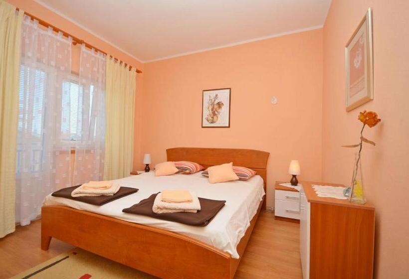 Apartments And Room Zinka