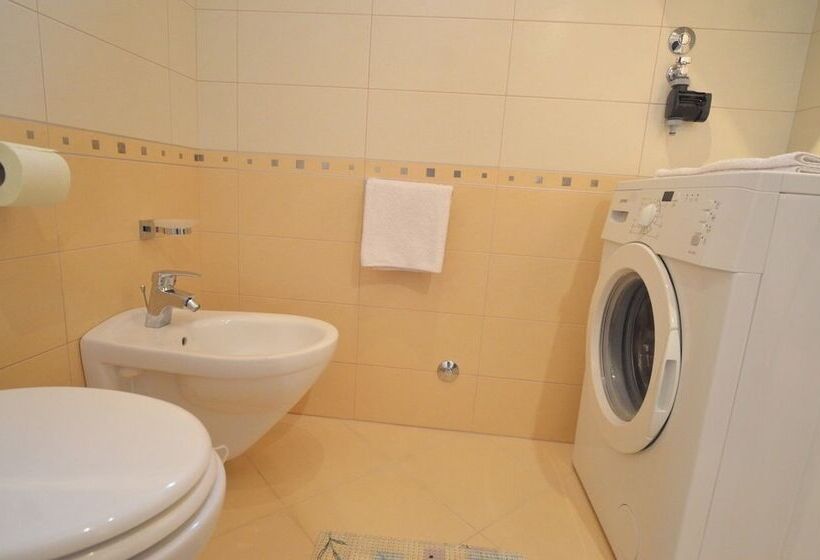 Apartments Benussi 1045