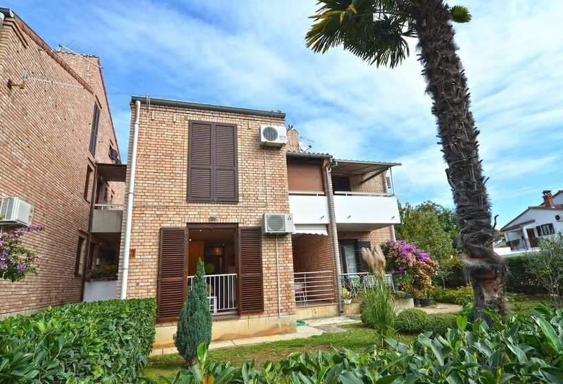 Apartments Benussi 1045