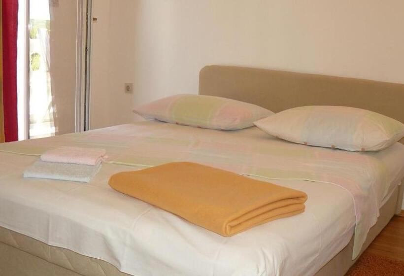 Apartments Fran Only 150m From Beach