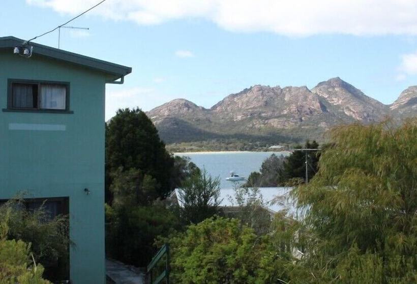 Coles Bay Waterfronter 2