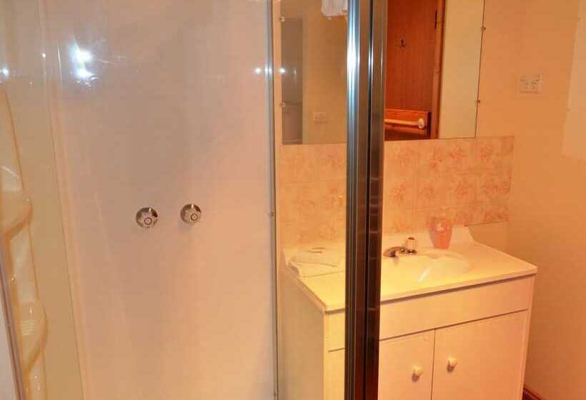 Coles Bay Waterfronter 2