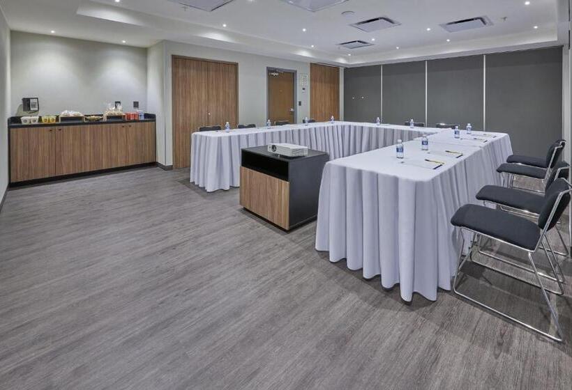 בית מלון כפרי City Express By Marriott Hermosillo Expo