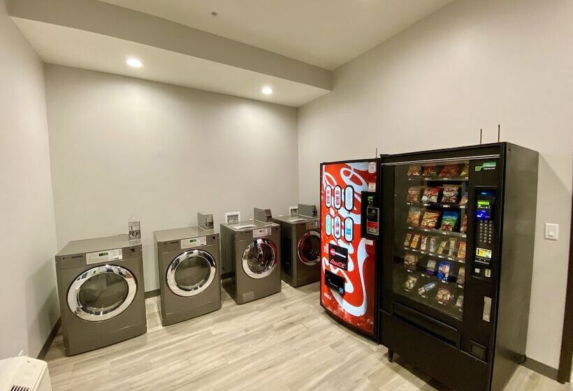 酒店 Days Inn By Wyndham Beaumont West I10 Walden