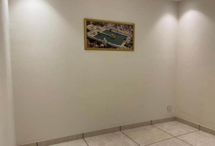 ホテル Exotic   5 Min Walk From Golden Temple