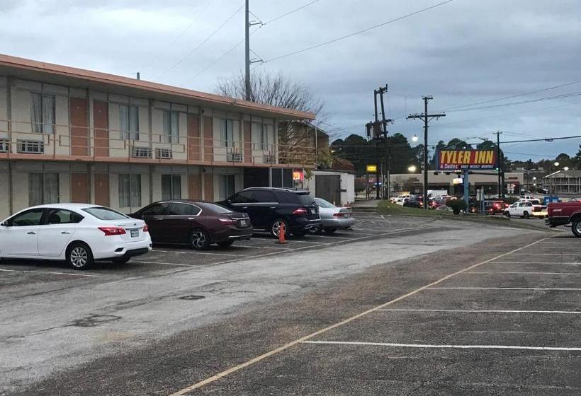 Szálloda Tyler Inn & Suites