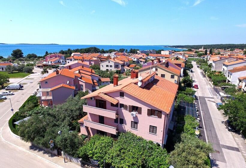 פנסיון Apartment Mira 1293