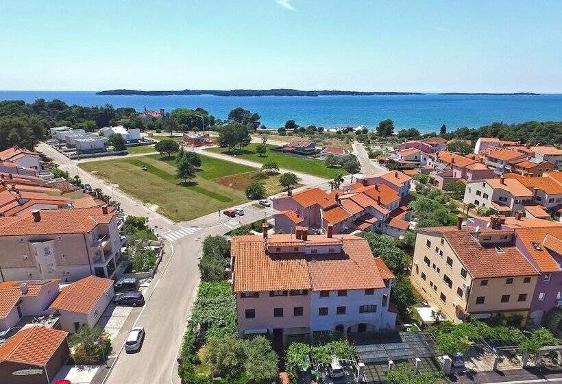 פנסיון Apartment Mira 1293