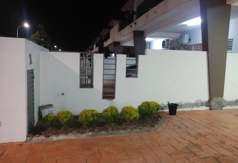 פנסיון Gosh Desaru Bed Space