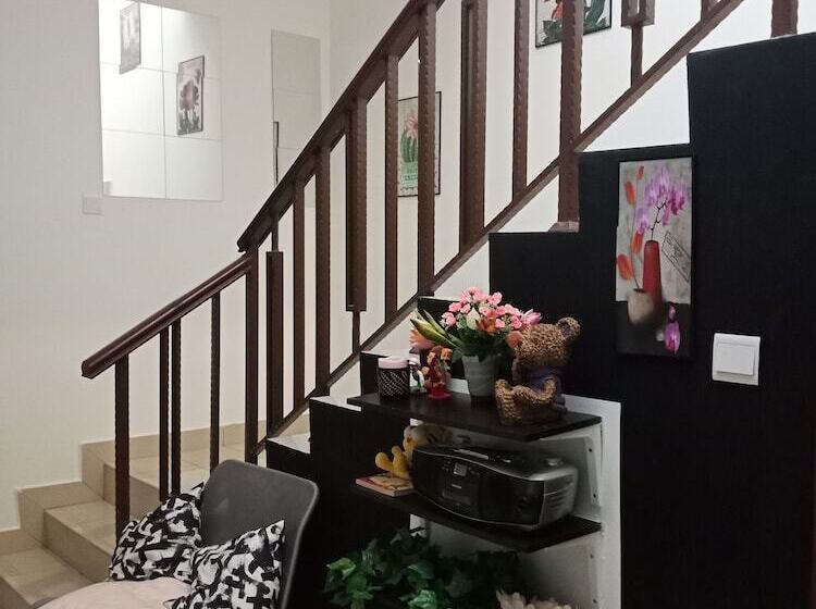 פנסיון Gosh Desaru Bed Space