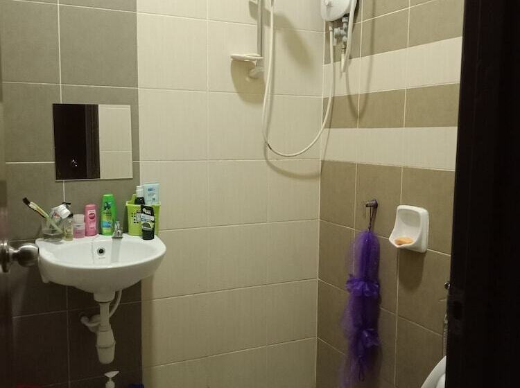 פנסיון Gosh Desaru Bed Space