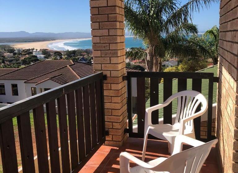 פנסיון Ocean View Guest House