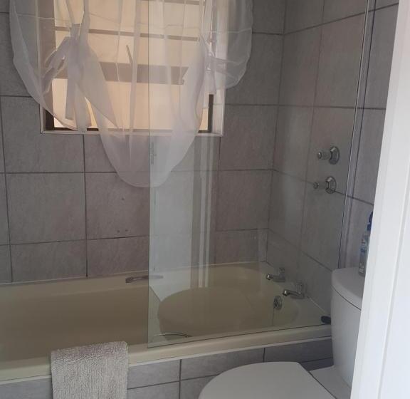 פנסיון Ocean View Guest House