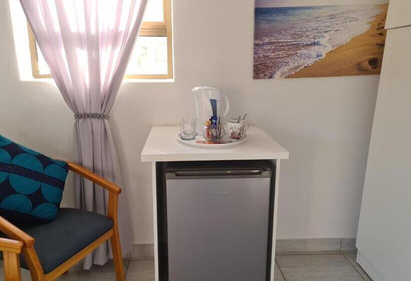 פנסיון Ocean View Guest House