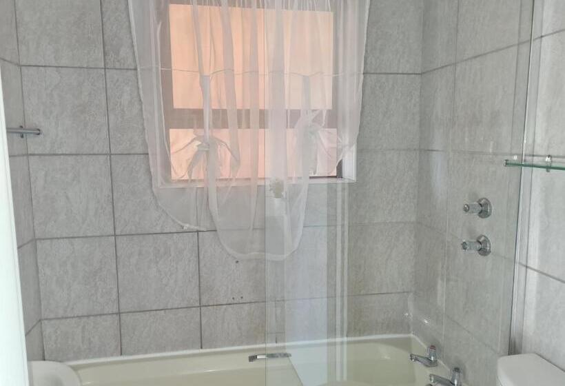 פנסיון Ocean View Guest House