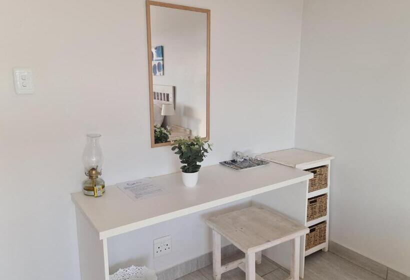 פנסיון Ocean View Guest House