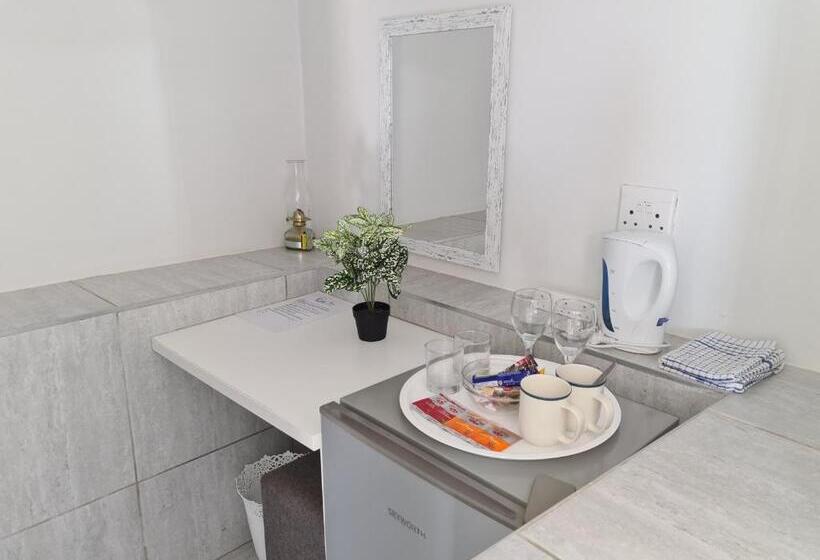 פנסיון Ocean View Guest House