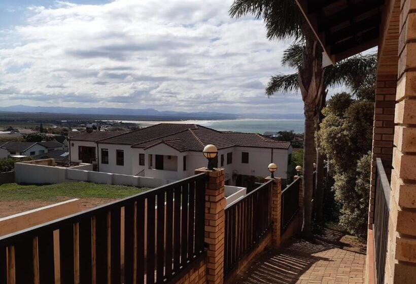 פנסיון Ocean View Guest House