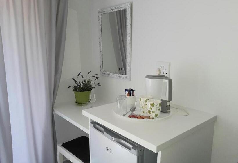 פנסיון Ocean View Guest House