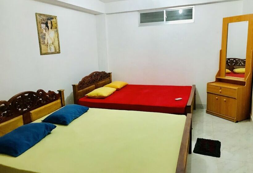 Пансион The Beach House Nilaveli