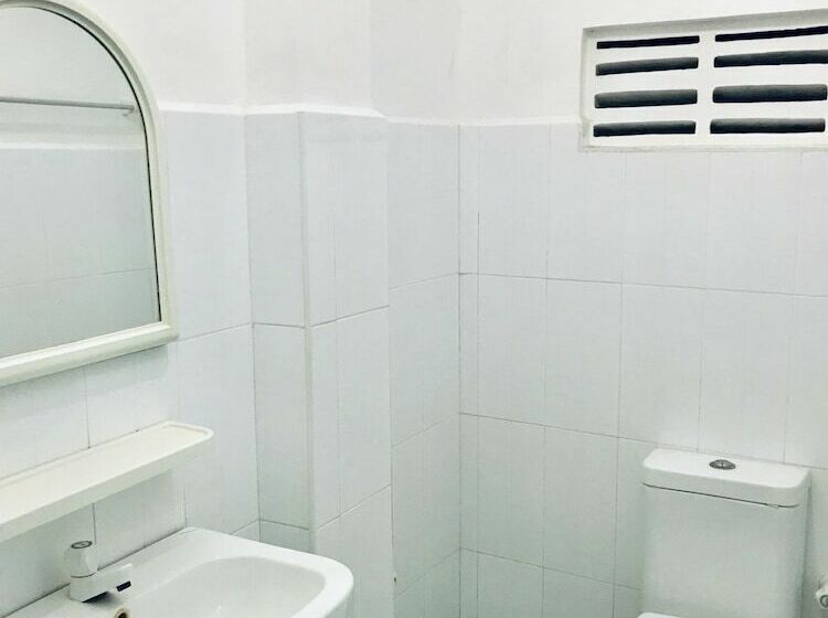 Пансион The Beach House Nilaveli