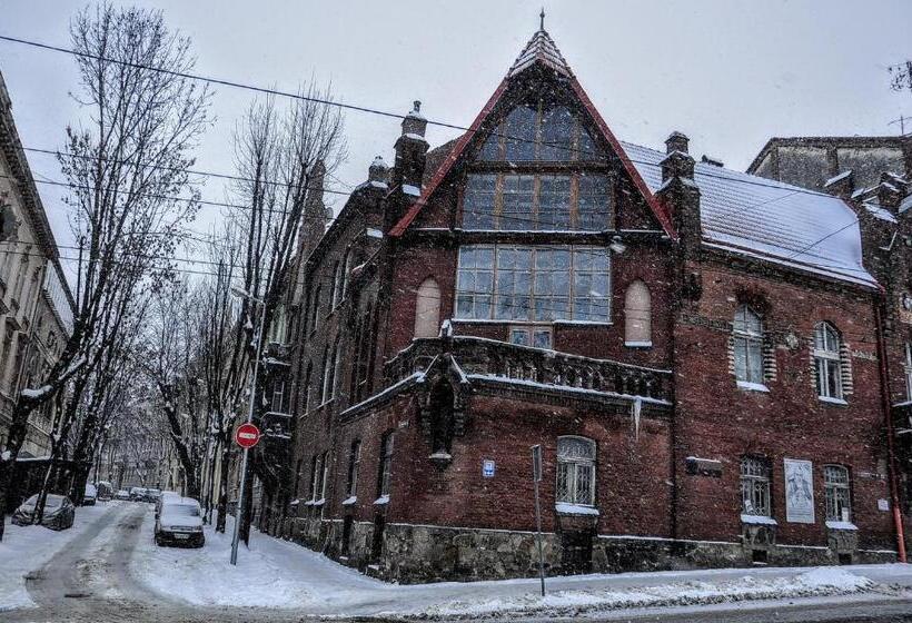 فندق صغير Best Time