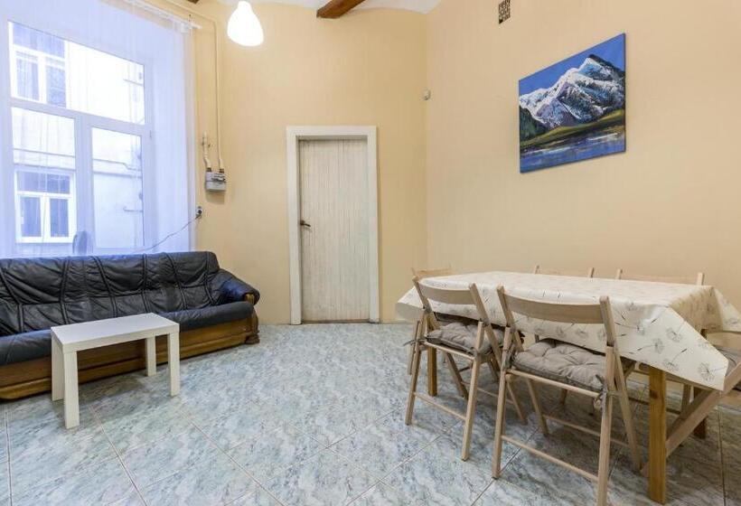 فندق صغير Best Time