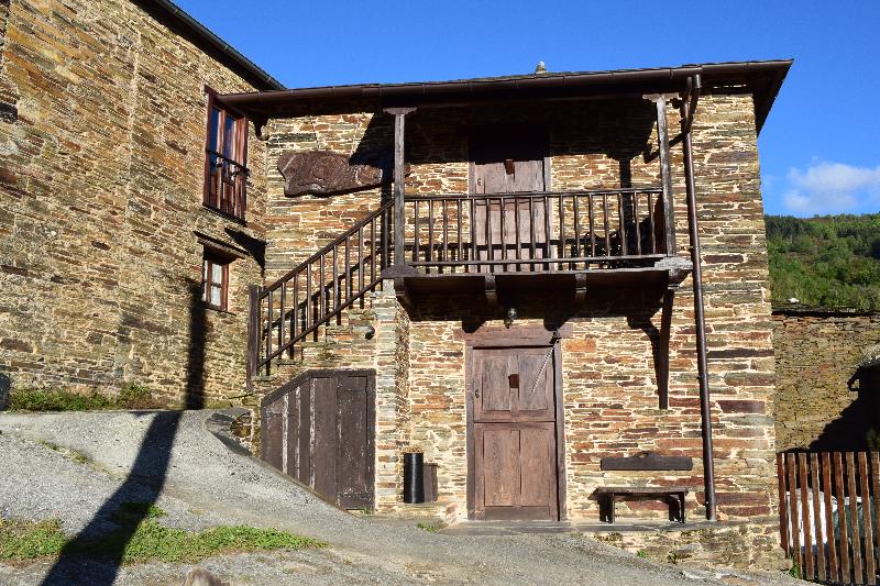 Casas De Outeiro
