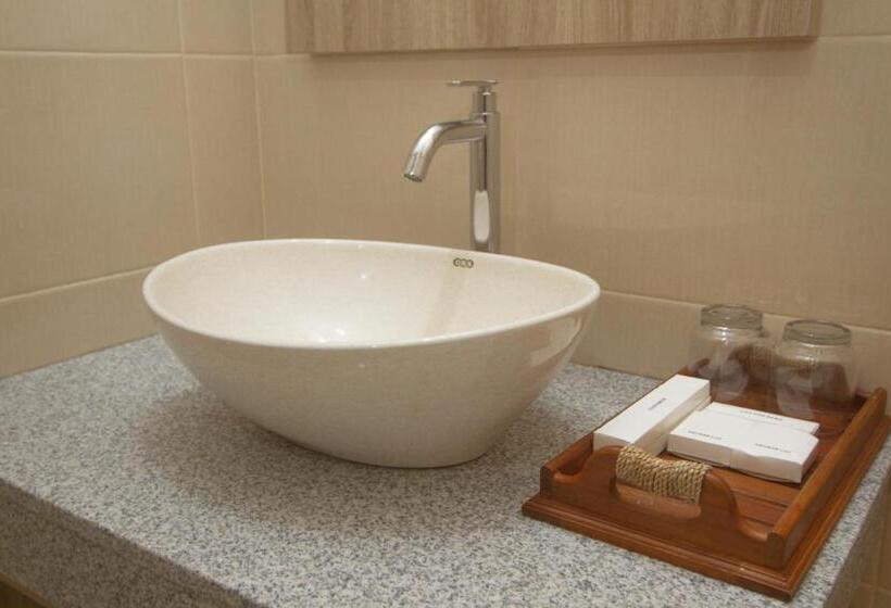 בית מלון כפרי D Sarian Seminyak