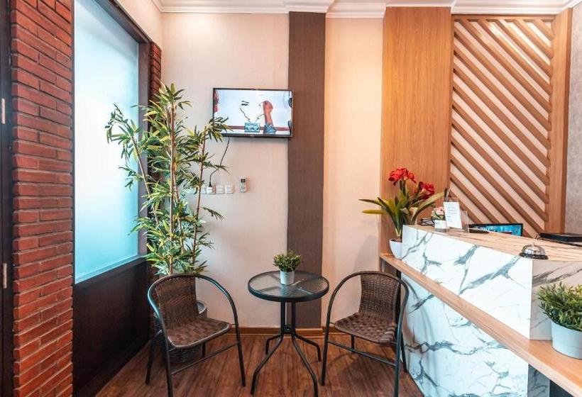 Hotel Oyo 2082 D  Teras