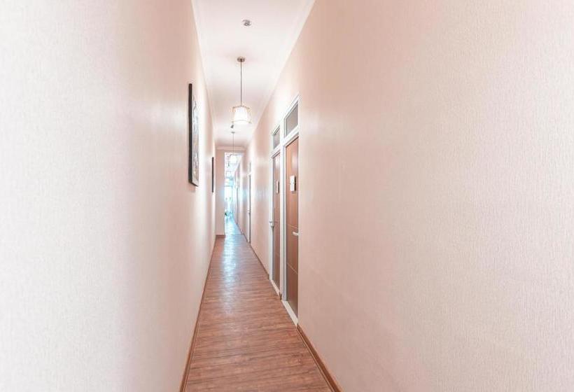 Hotel Oyo 2082 D  Teras