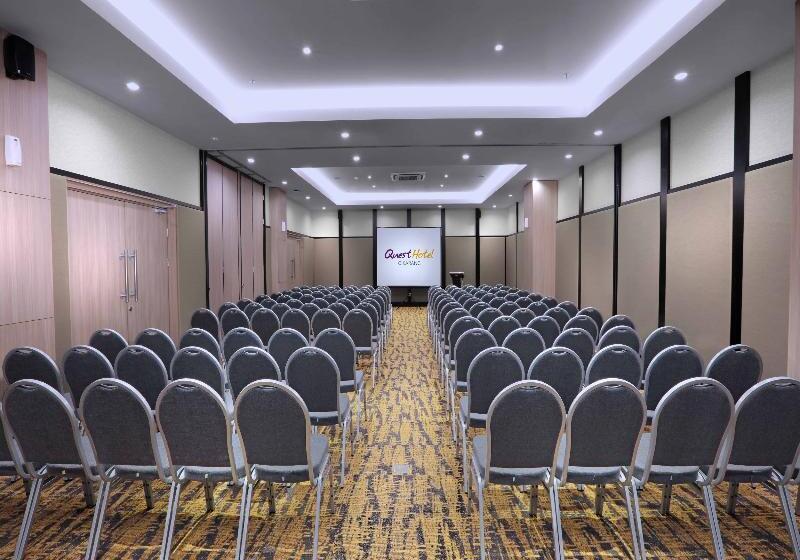 Отель Quest Prime Cikarang By Aston