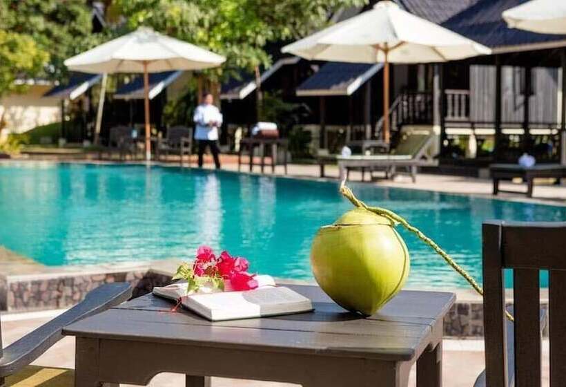 Отель Sansan Resort